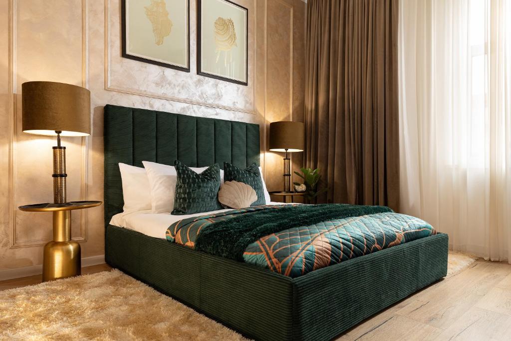 Qult - Emerald Rhapsody, Bukurešť