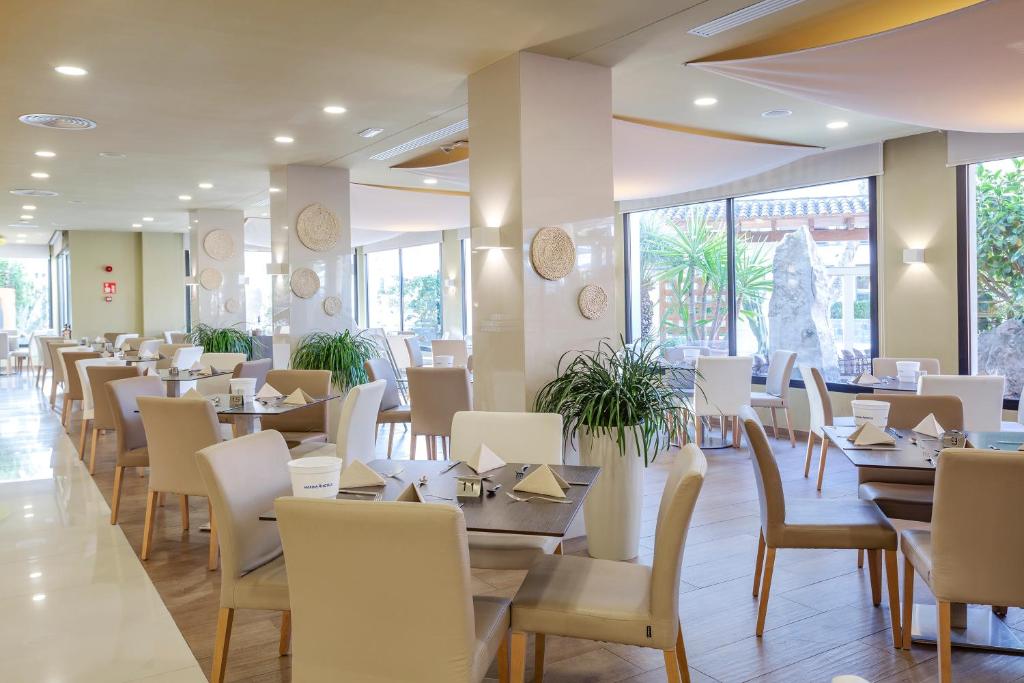 Marins Playa — Restauracje i bary in Cala Millor, Baleary