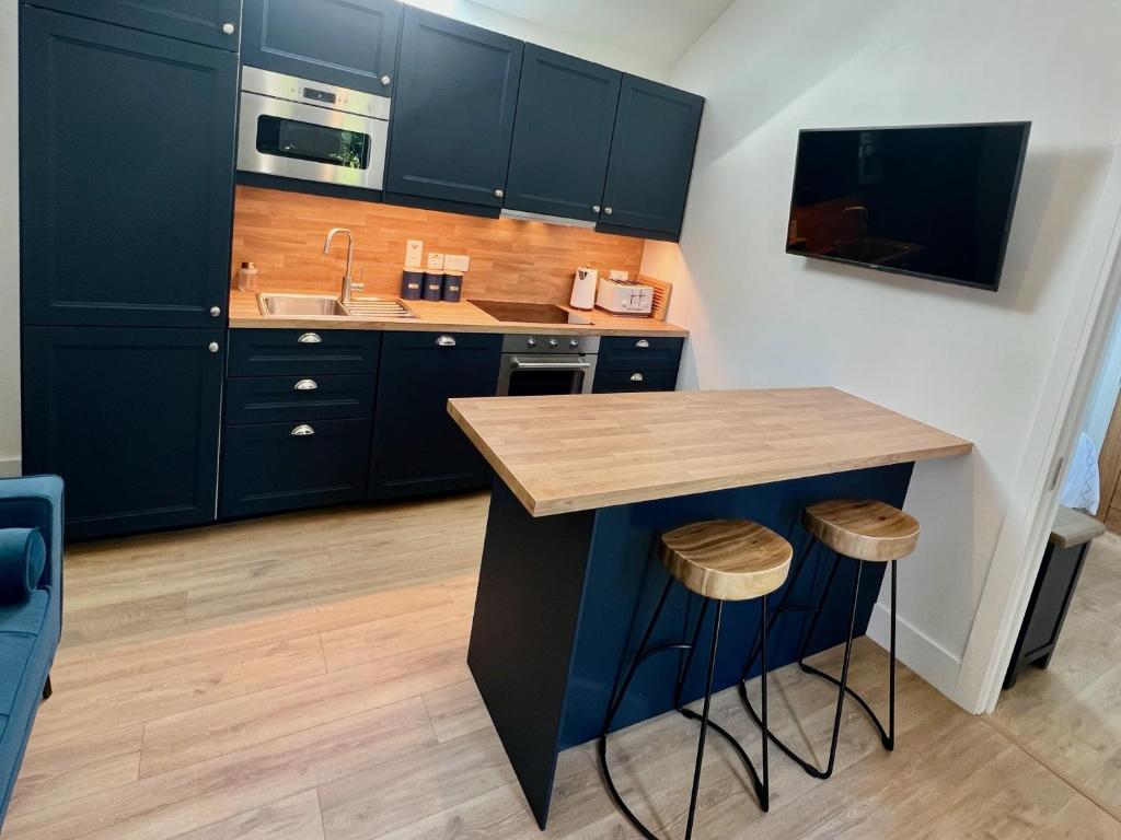 The Swallow's Nest, Dingle