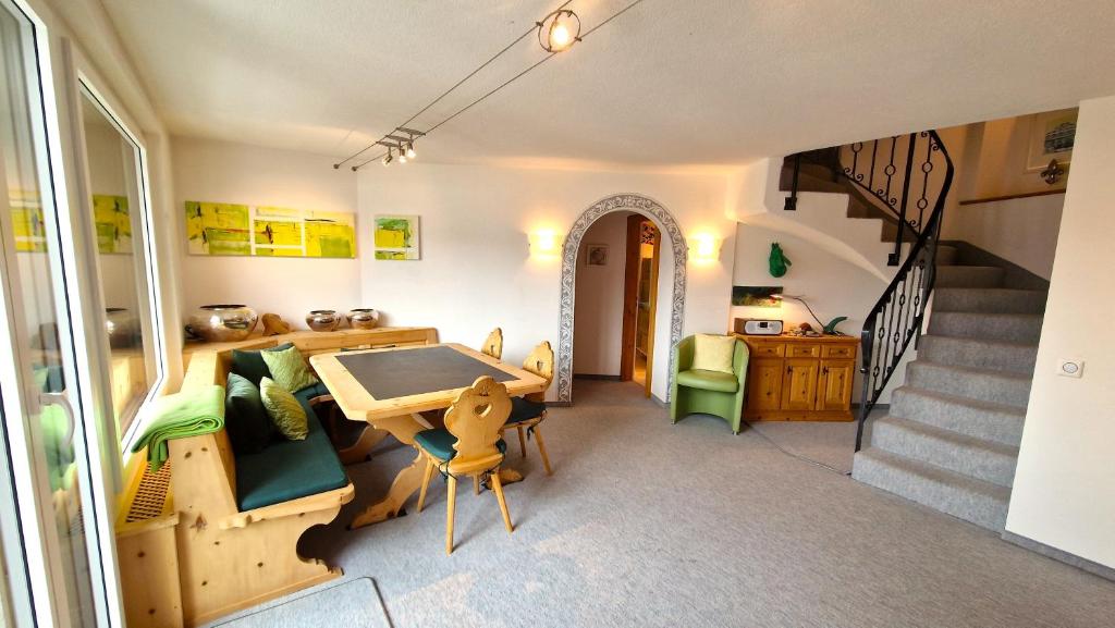 Chesa Bellaval, Haus Leivra 6½-Zimmerwohnung, Silvaplana