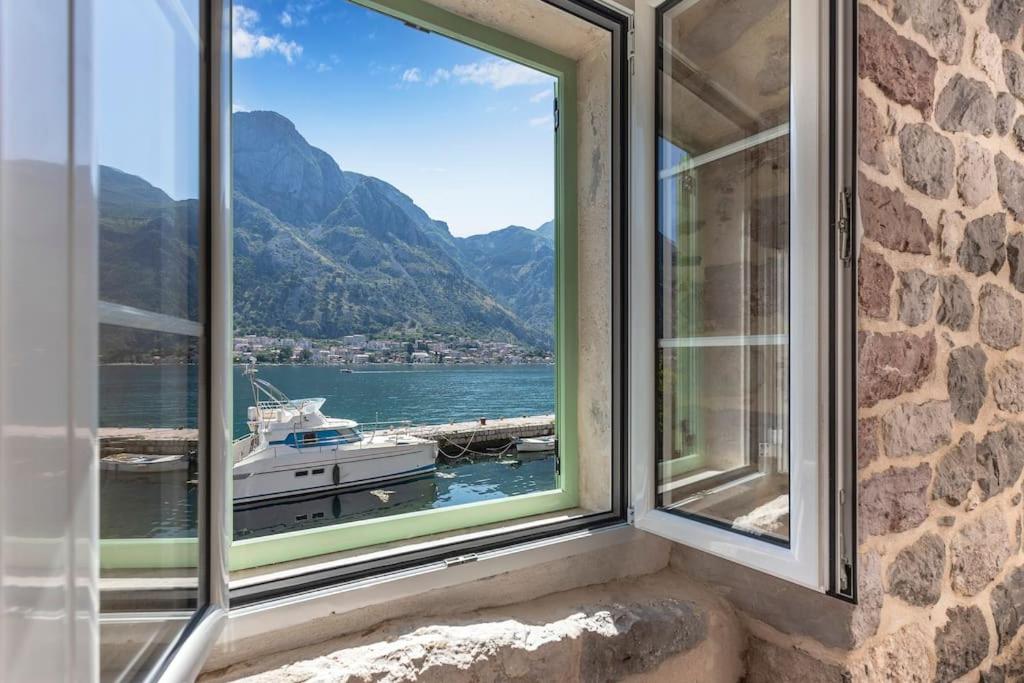 Seaside Stone House - Bella Vista - 3