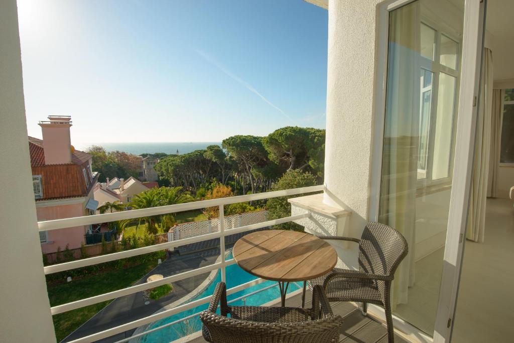 อมาโซเนีย เอสโตริ โฮเต็ล (Amazonia Estoril Hotel)