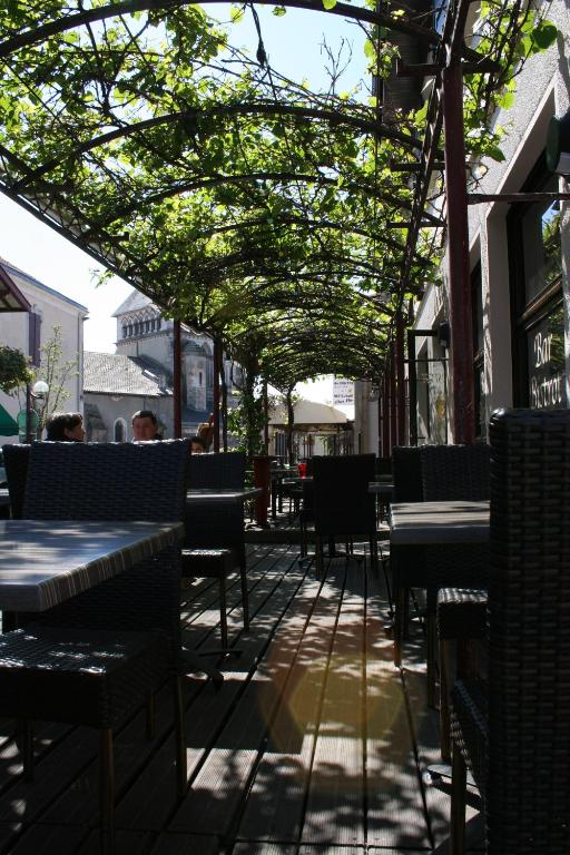 Hotel Restaurant Cousseau — Hotel in Parentis-en-Born