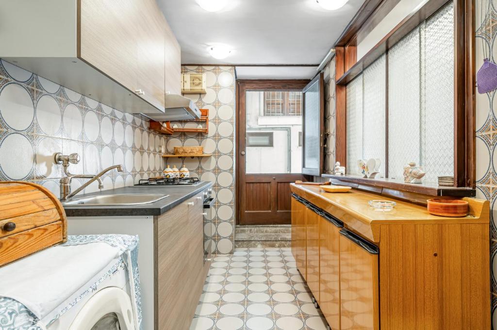 GuestHost - Roomy Central Apartment in the Heart of Taormina - 5