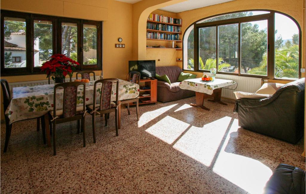 Amazing Home In Calp With Wifi - 2