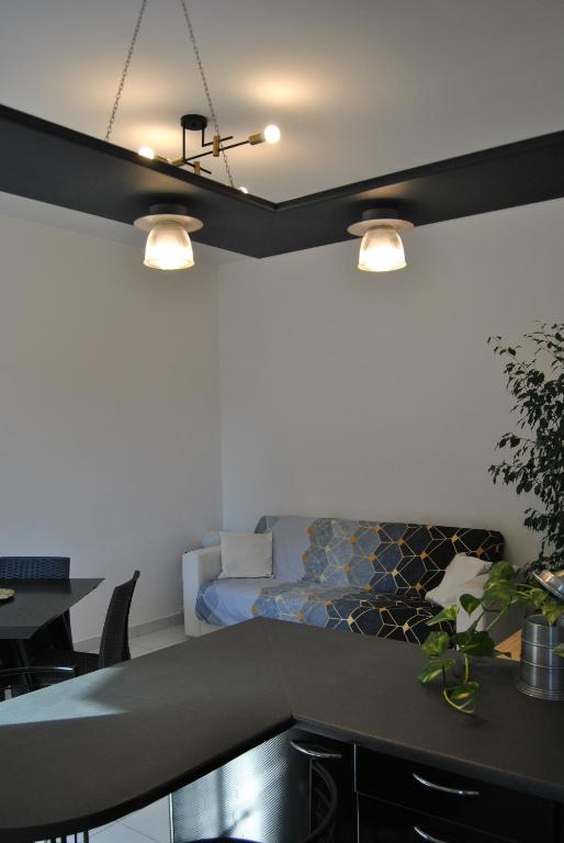Portello Flat with Balcony - 3