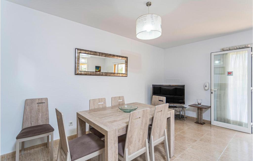 4 Bedroom Beautiful Home In Alcúdia - 4