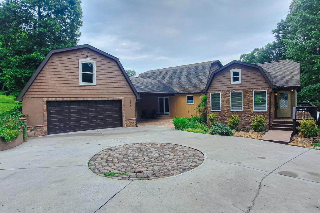 Hap's Sweet Hideaway, Maynardville