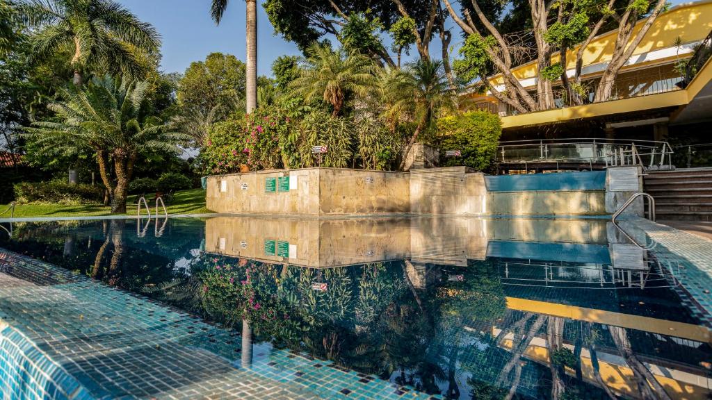 スイミングプール