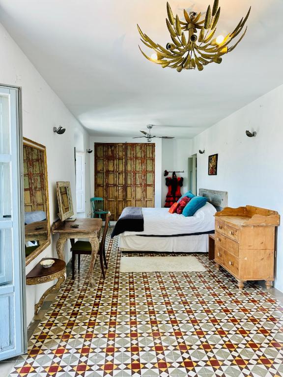 Spacious Private Vejer Patio Home - 5