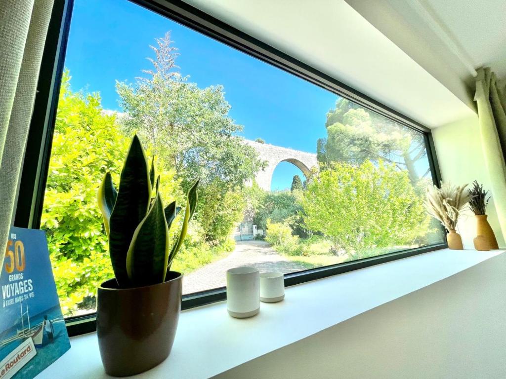 Studio l'Aqueduc, Castries