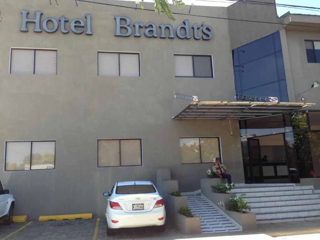 Hotel Brandts Ejecutivo Los Robles photo
