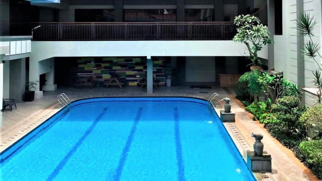 サリ アテル カンボティ ホテル バンドン (Sari Ater Kamboti Hotel Bandung) スイミングプール