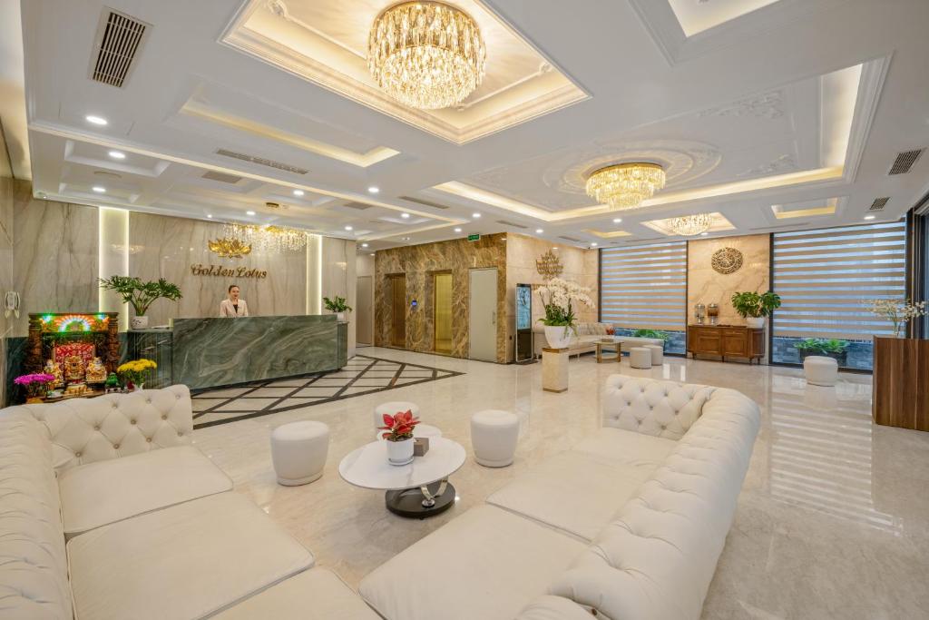 Golden Lotus Hotel Da Nang &#8211; Rooftop Bar Sea View