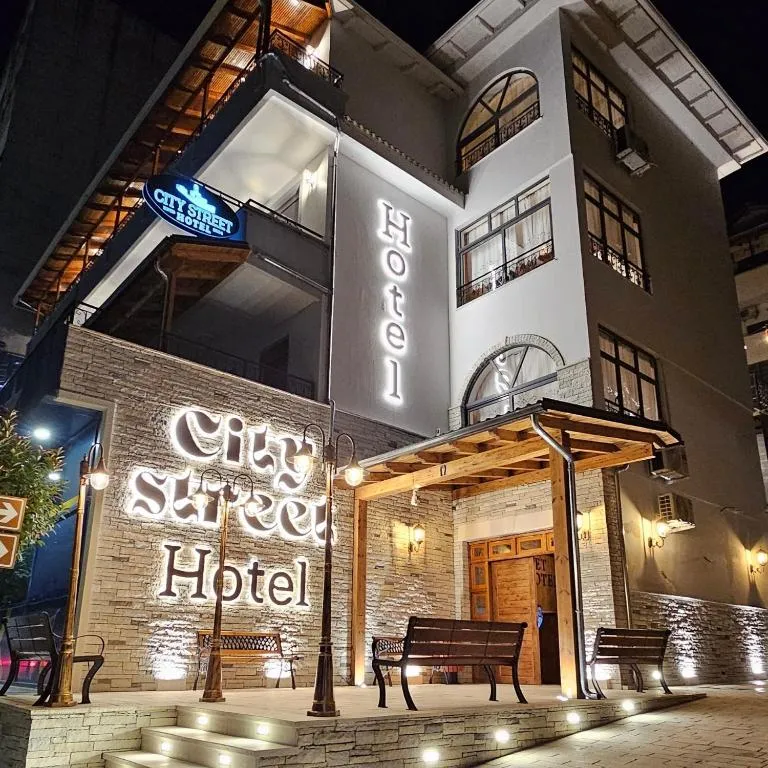 City Street Hotel, hotel in Gjirokastër