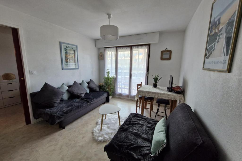 Comfortable two-room nest with sea view - 4