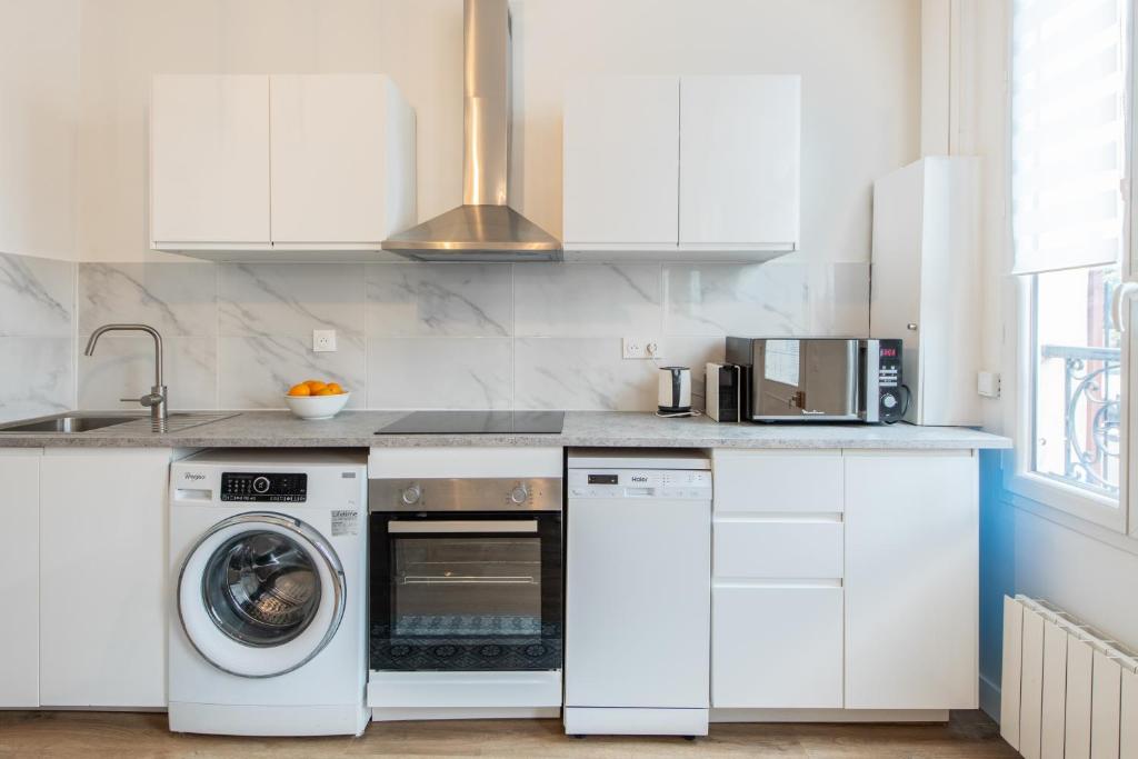 Spacious and bright 2-bedroom large apartment very close to Paris - near metro - 3