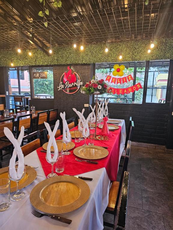 Banquet hall, Hotel Tungurahua in Banos