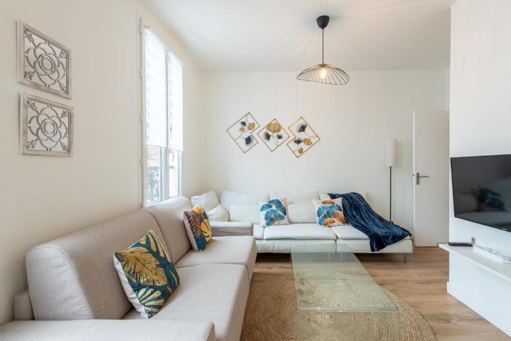 Spacious and bright 2-bedroom large apartment very close to Paris - near metro - 2