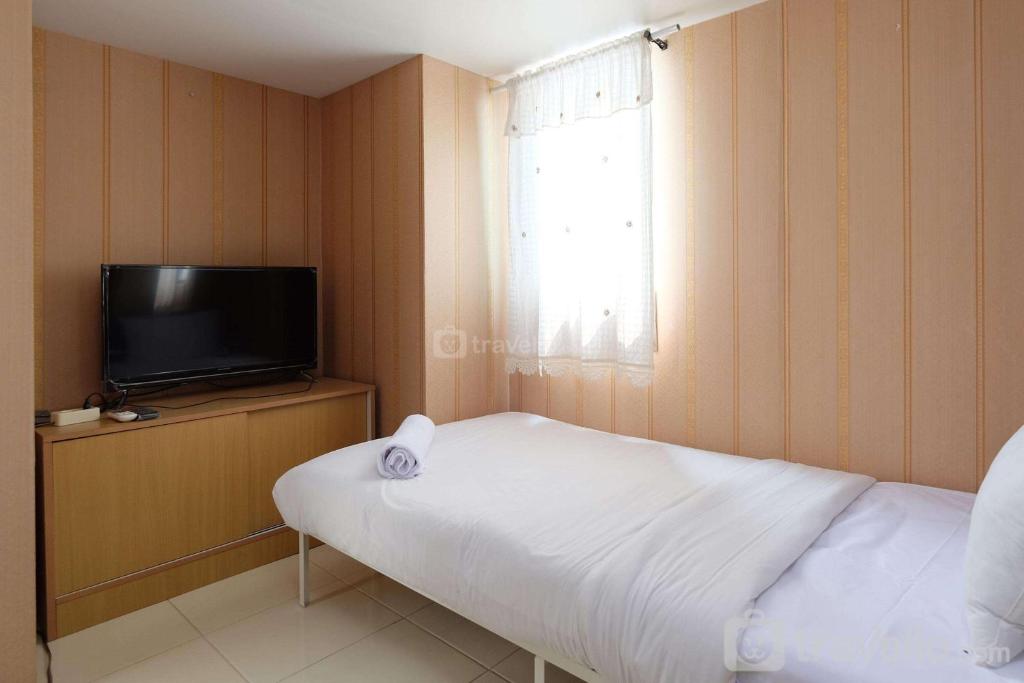 Comfortable and Tidy Studio at Dave Apartment By Travelio, Depok