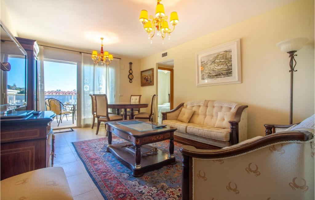 3 Bedroom Stunning Apartment In Calpe - 3