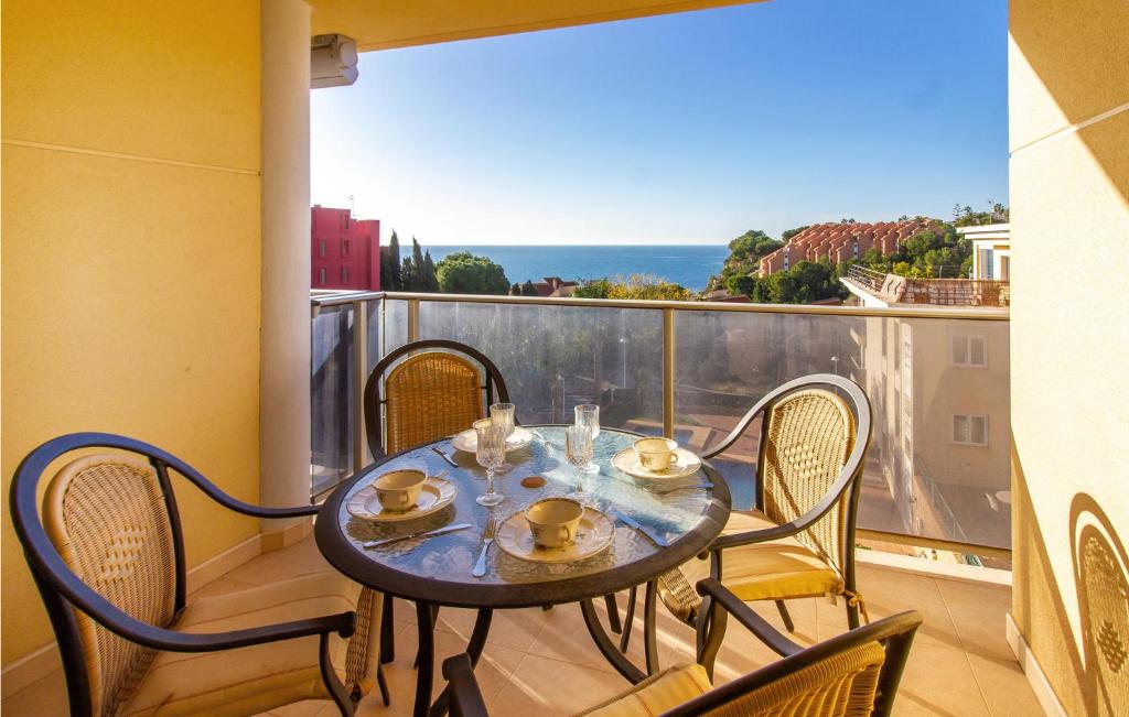 3 Bedroom Stunning Apartment In Calpe - 2
