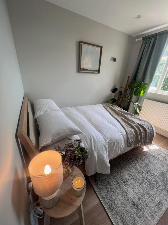 The Oak View, Leavesden Green