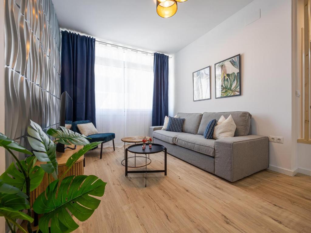Torremolinos Centro Apartamento con parking y playa a 5 min, wifi alta velocidad - 2