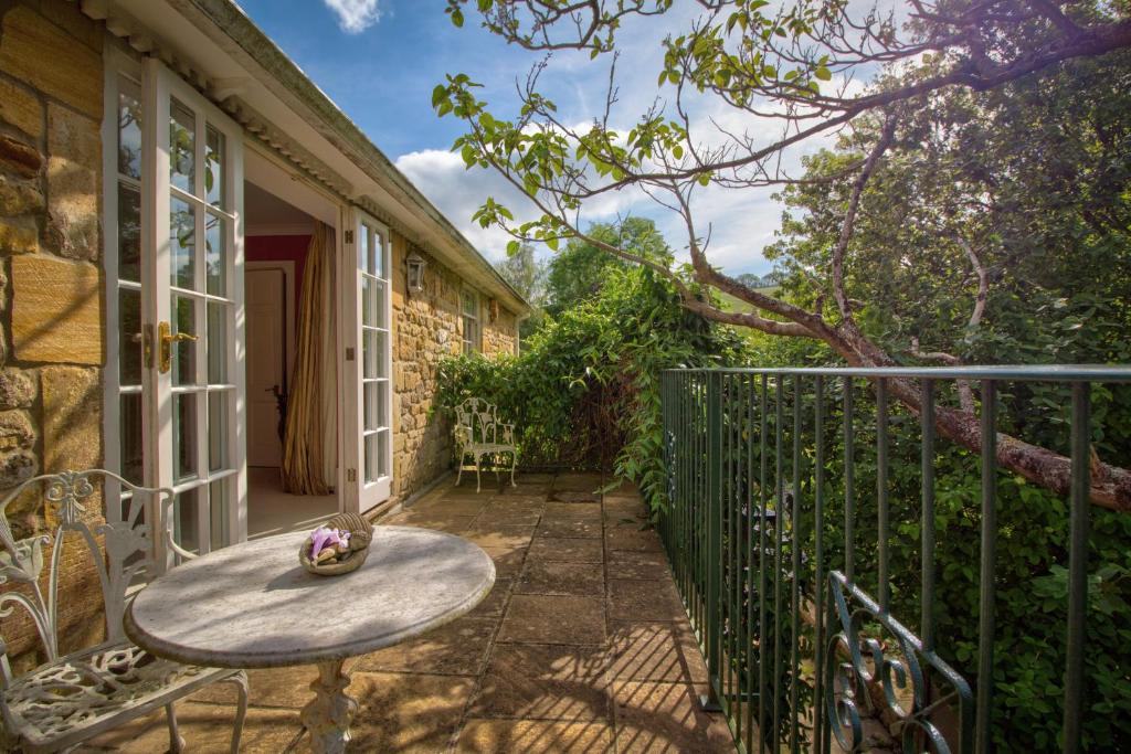 West Compton Manor - photo 3