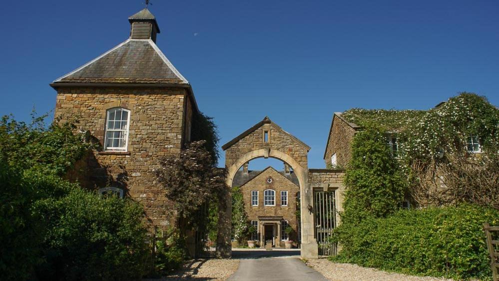 West Compton Manor photo 5