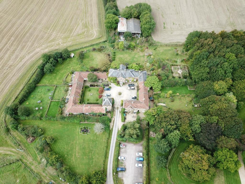 West Compton Manor photo 8
