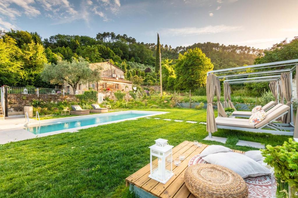 Villa Ester, a Stylish Farmhouse on the Hills - 3
