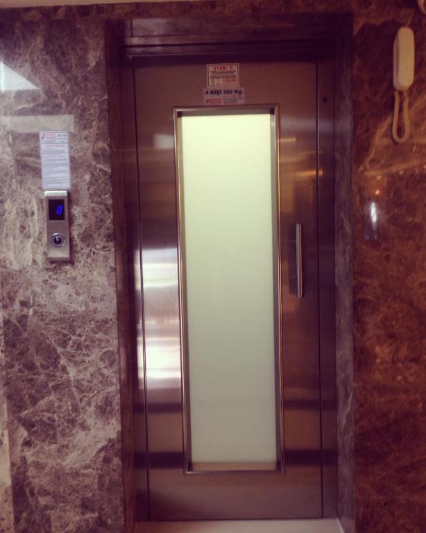 フロント・ロビー