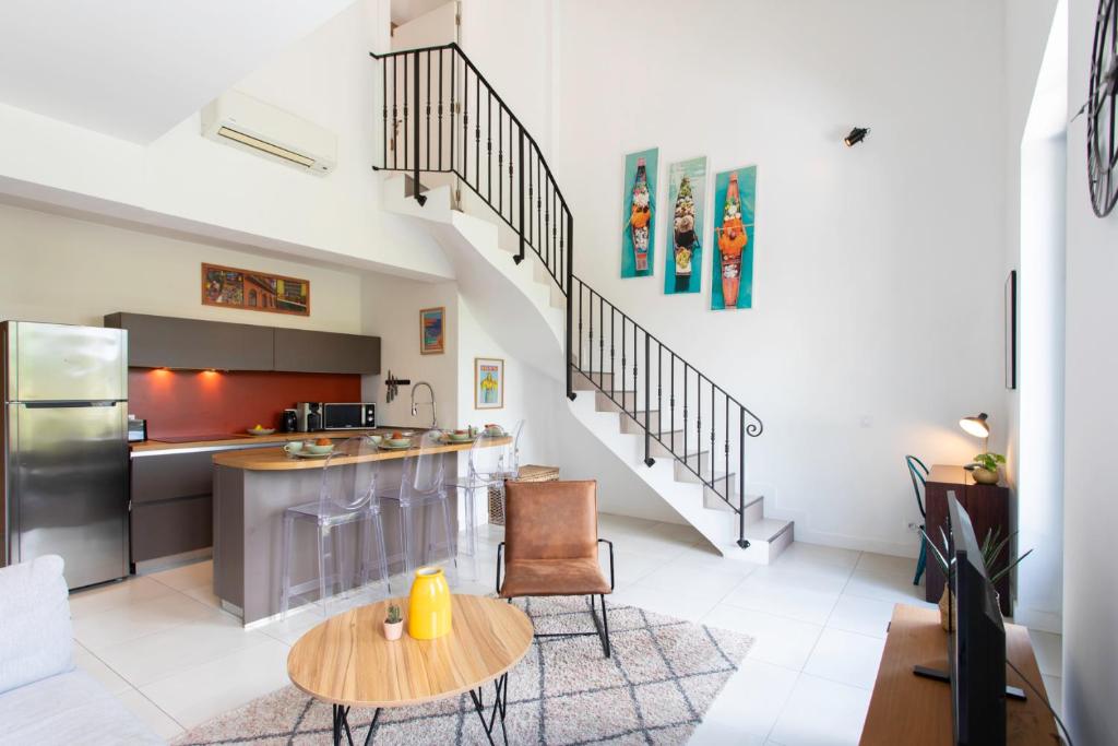 C12 Staywizus - 2 BDR Duplex in Mougins - 2 Parking spaces, AC, Balcony & Pool - 3