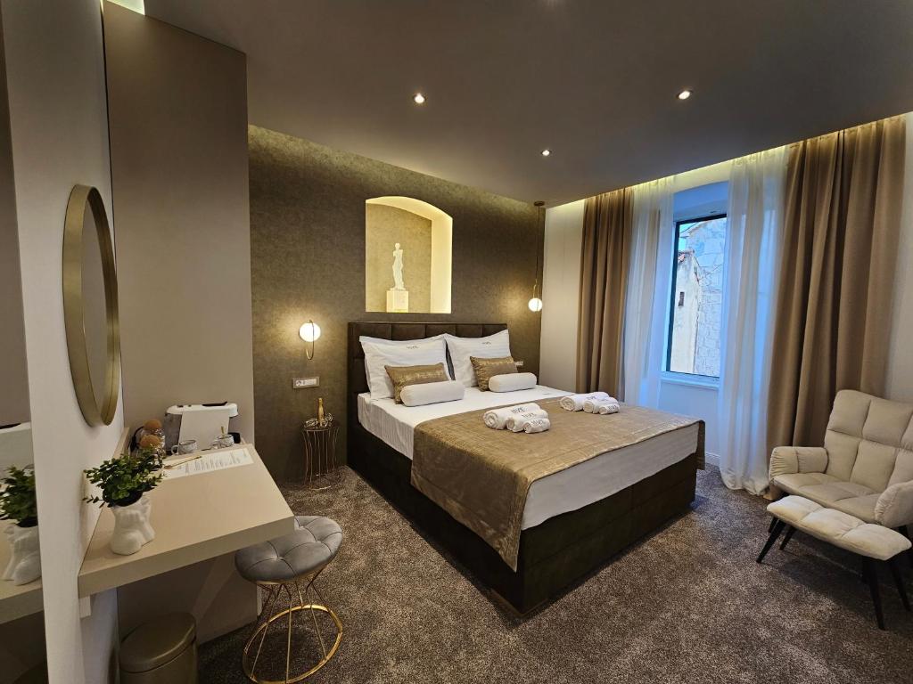 MA PE Luxury Rooms, Split