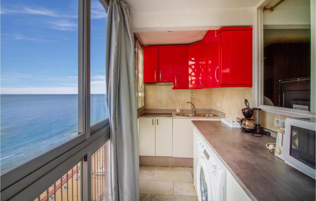 2 Bedroom Lovely Apartment In Benidorm - 4