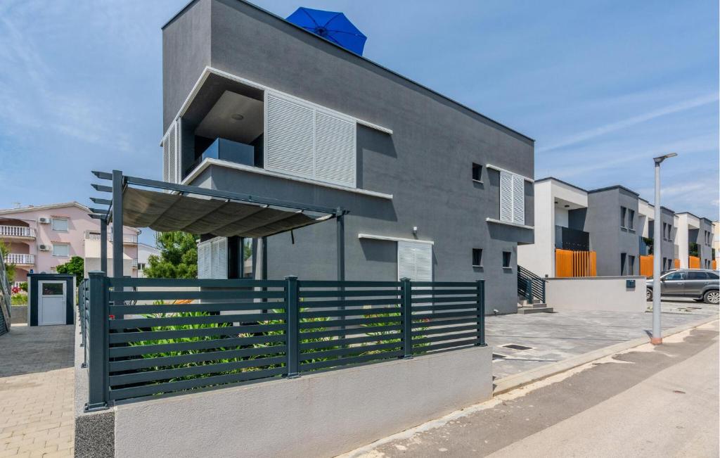 Cozy Apartment In Vir With Wifi, Vir