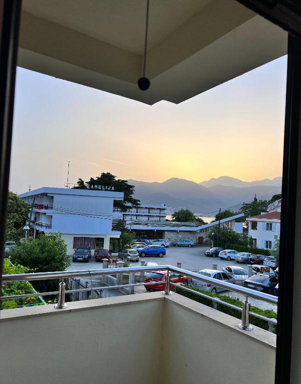 Sunshine Apartment - 3