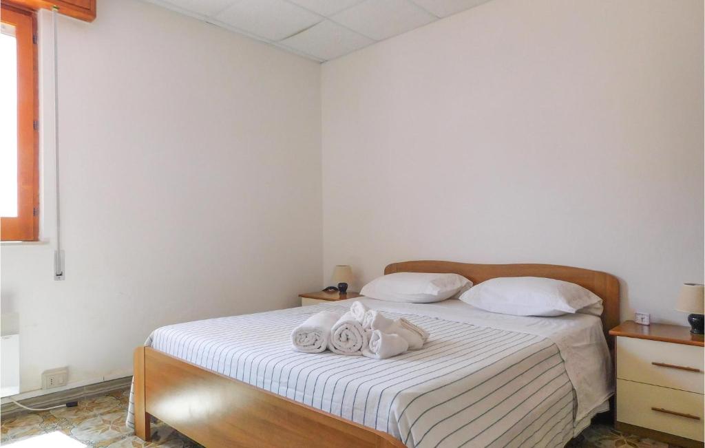 4 Bedroom Gorgeous Home In Noto - 4