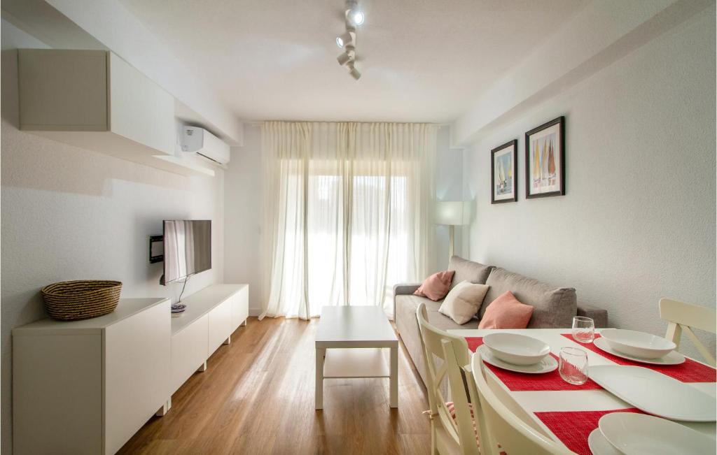 1 Bedroom Cozy Apartment In Benidorm - 4