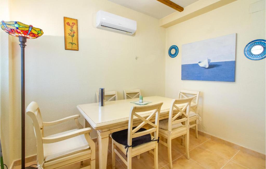 Lovely Home With Swimming Pool - 4