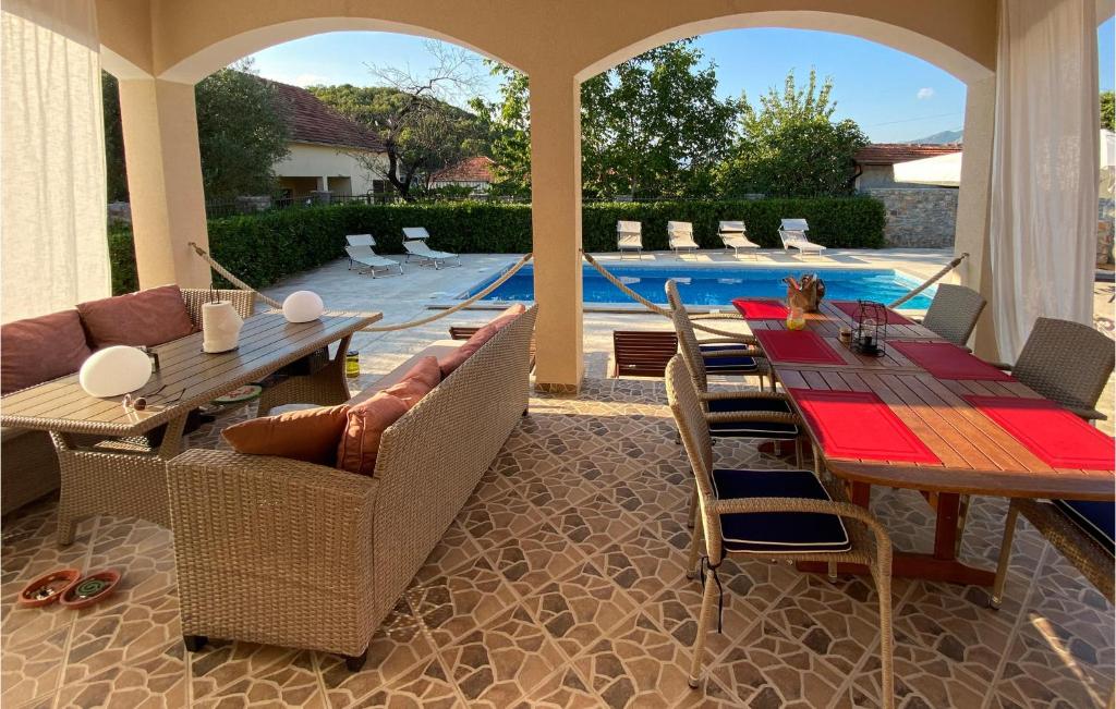 Lovely Home In Radovici With Kitchen - 2