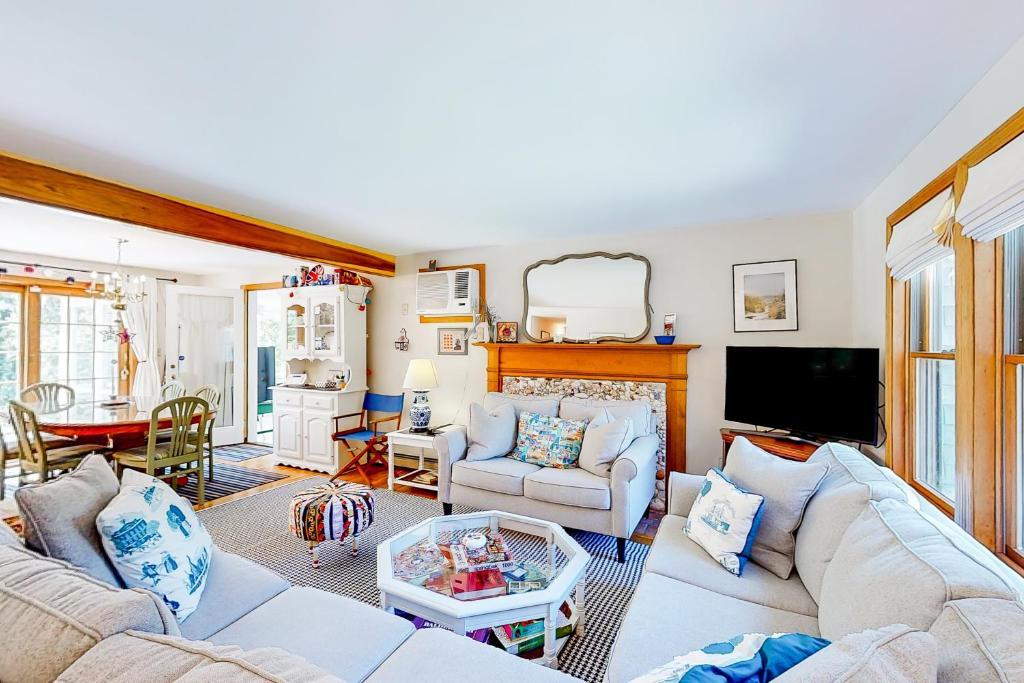 Seashore Splendor, Eastham