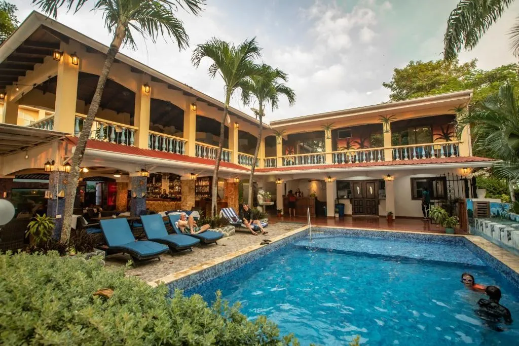 Hotel El Velero, hotel in Playa Hermosa