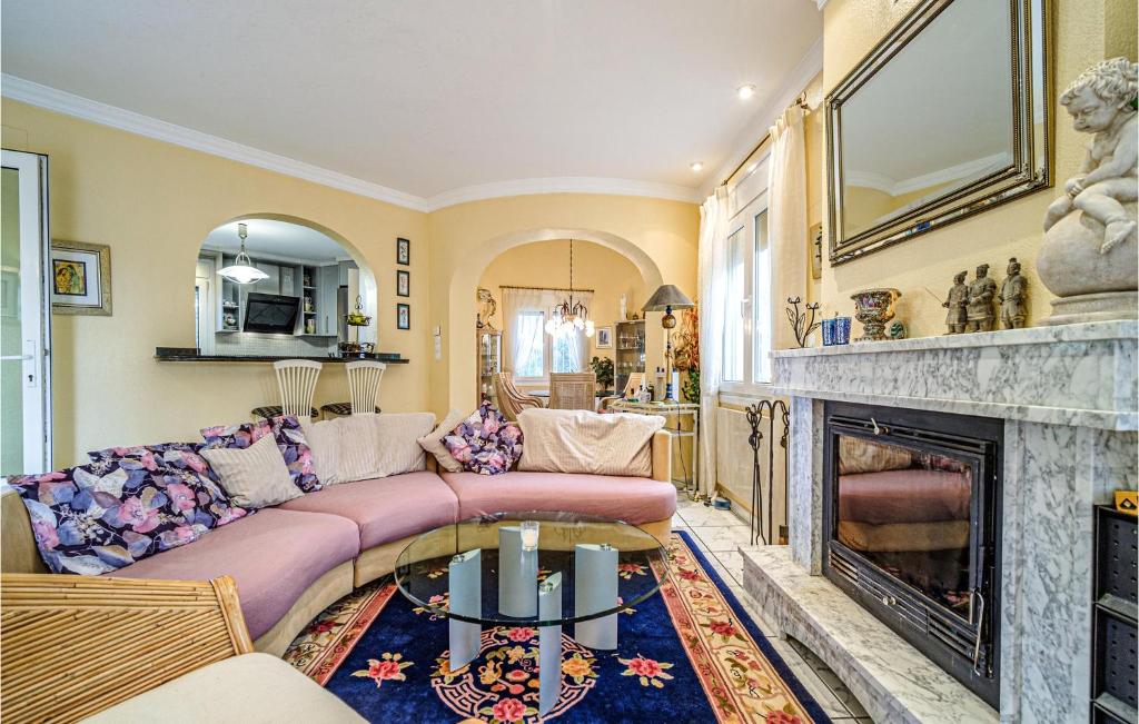 Stunning Home In Oliva - 4