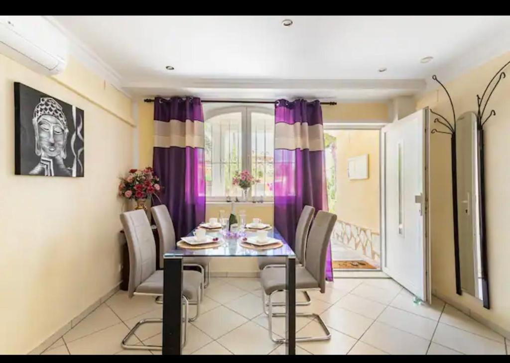 HOMESTAY GROUNDFLOOR PRIVATE GARDEN AND PARKING shared POOL 200meters away - 3