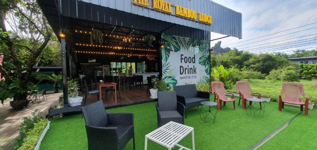 Khao Sok Royal Bamboo Hostel