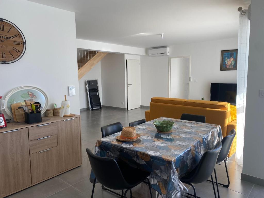Duplex T4 Climatisé avec Terrasse, Parking et Plage à Proximité - Port Leucate, 8 Pers. - FR-1-798-1 - 2