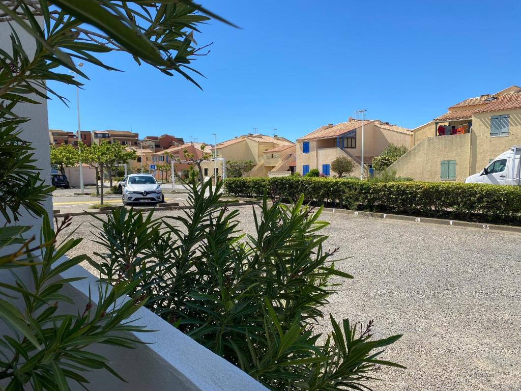 Charmant T3 de plain pied, 4/5 pers, proche plage, parking privé, animaux OK - FR-1-798-17 - 4