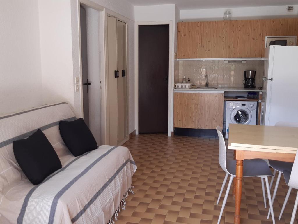 T3 37m² plain-pied, plage et centre proches, parking privé, 5/6 pers - FR-1-798-28 - 2